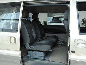 2015款M5 Q7 2.0L 7座长轴舒适型 后排空间