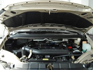 2015款M5 Q7 2.0L 7座长轴舒适型 发动机
