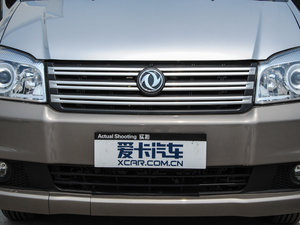 2015款M3 1.6L 7座标准型 中网
