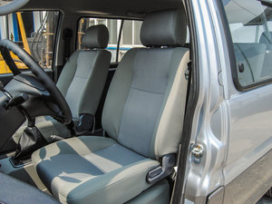 2015款M3 1.6L 7座标准型 主驾驶座椅