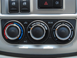 2015款M3 1.6L 7座标准型 空调调节
