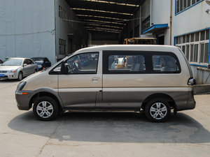 2015款V3 1.5L 7座舒适型 国IV 正侧（左）