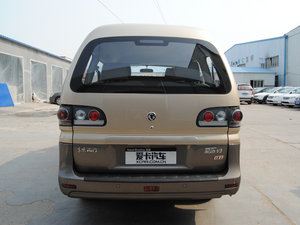 2015款V3 1.5L 7座舒适型 国IV 正后	