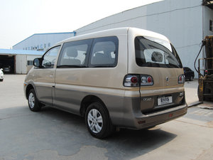 2015款V3 1.5L 7座舒适型 国IV 左后45度