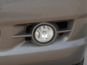 2015款V3 1.5L 7座舒适型 国IV 前雾灯