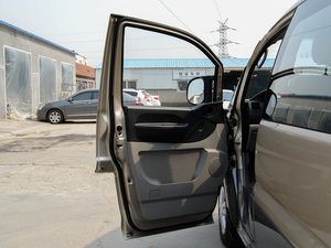 2015款V3 1.5L 7座舒适型 国IV 驾驶位车门