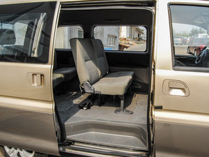 2015款V3 1.5L 7座舒适型 国IV 后排空间