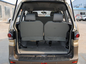 2015款V3 1.5L 7座舒适型 国IV 行李厢空间