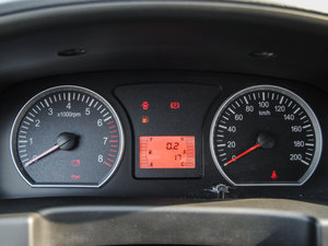 2015款V3 1.5L 7座舒适型 国IV 仪表