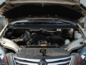 2015款V3 1.5L 7座舒适型 国IV 发动机