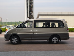 2015款M5 Q3 2.0L 9座长轴舒适型 正侧（左）