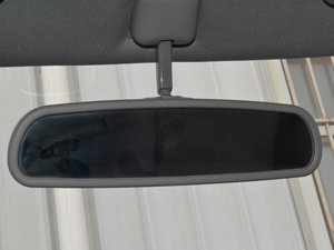 2015款M5 Q3 2.0L 9座长轴舒适型 车内后视镜