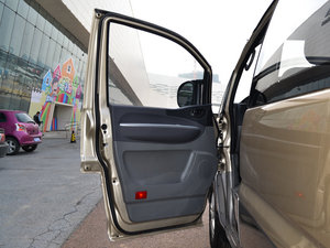 2015款M5 Q3 2.0L 9座长轴舒适型 驾驶位车门
