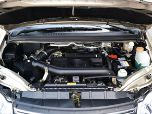 2015款M5 Q3 2.0L 9座长轴舒适型 发动机