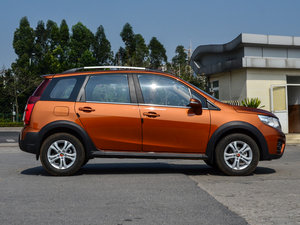 2015款1.5L 手动豪华型 整体外观