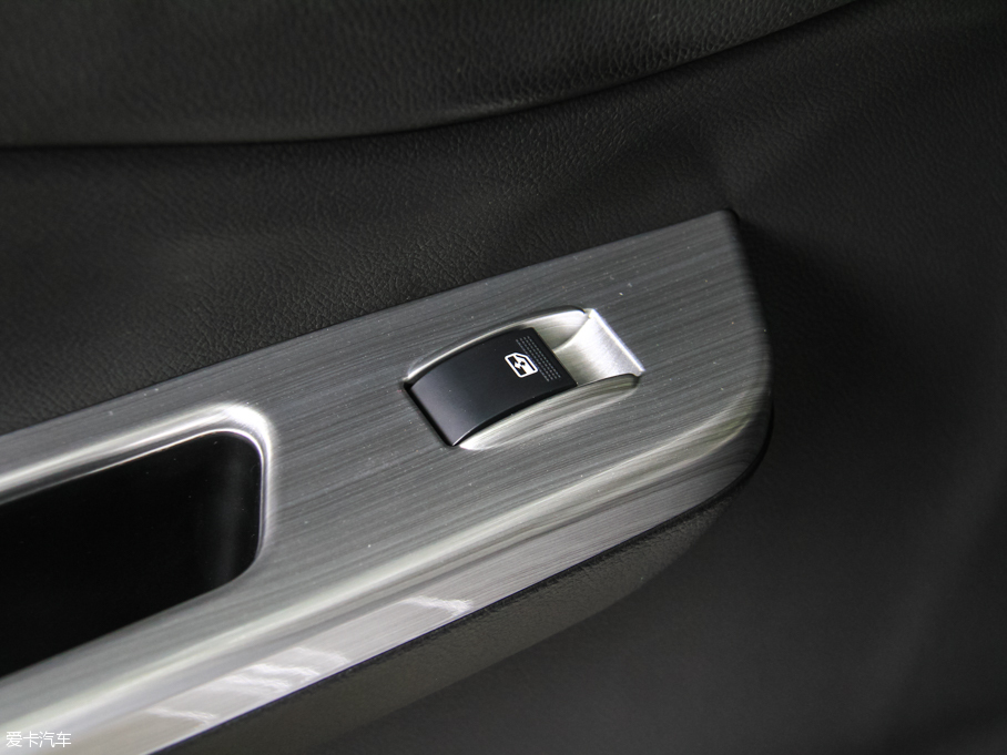 2016���L(f��ng)��S500 1.6L �ք�(d��ng)������