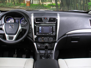 2016款1.6L 手动尊享型 中控台