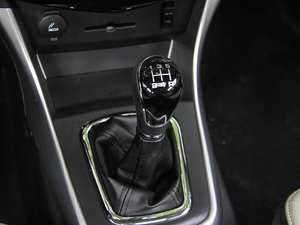 2016款1.6L 手动尊享型 换挡杆