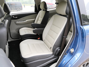 2016款1.6L CVT尊享型 后排座椅