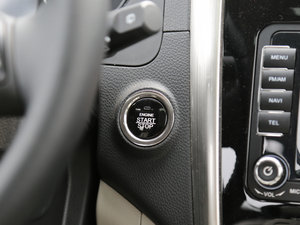 2016款1.6L CVT尊享型 中控区