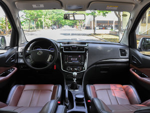 2016款F600 1.5T 手动豪华型 内饰全景