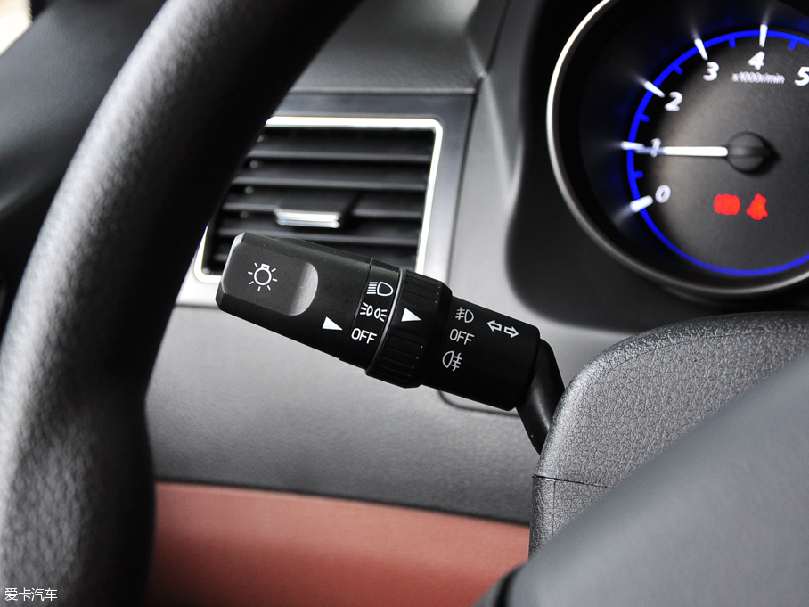 2016���X5 1.6L CVT���A��