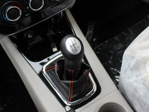 2016款1.5L 手动舒适型 换挡杆