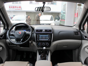 2016款1.5L 手动舒适型 内饰全景