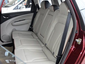 2016款1.6L CVT舒适型 后排座椅