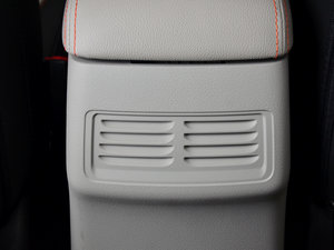2016款1.6L CVT舒适型 空间座椅