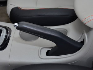 2016款1.6L CVT舒适型 驻车制动器