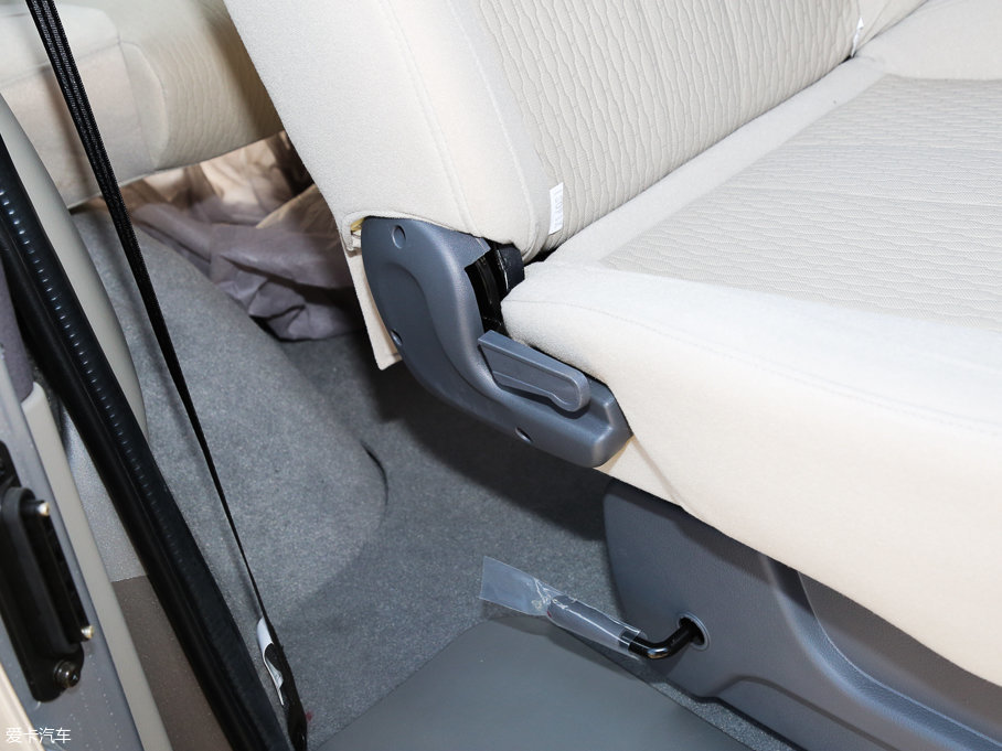 2017������ M3L 1.6L �ք�(d��ng)���m�� 7��