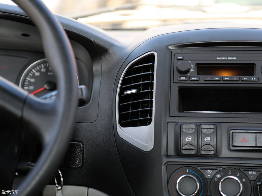 2017������ M3L 1.6L �ք�(d��ng)���m�� 7��