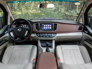 2017款M5 2.0L 手动豪华型 内饰全景