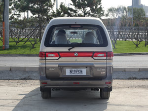 2017款M3L 1.6L 手动舒适型 7座 正后	