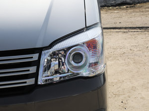 2017款V3 1.5L 手动豪华型 7座 大灯