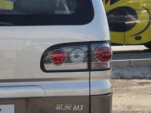 2017款V3 1.5L 手动豪华型 7座 尾灯