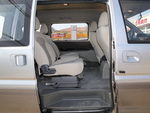 2017款V3 1.5L 手动豪华型 7座 后排空间