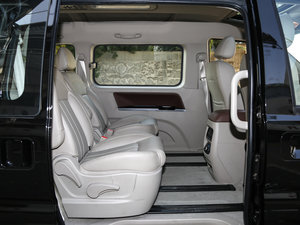 2017款M5 1.6L 手动豪华型  后排空间