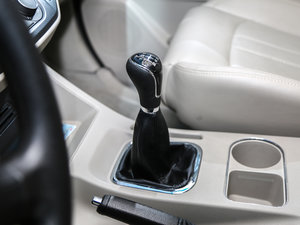 2017款M5 1.6L 手动豪华型  换挡杆