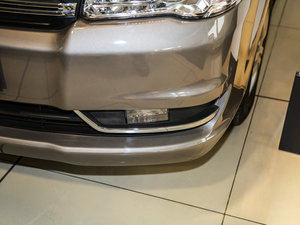 2017款M3L 1.6L 手动标准型 7座 前雾灯