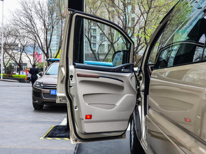 2017款M5L 1.6L 手动舒适型 7座 驾驶位车门