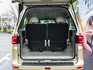 2017款M5L 1.6L 手动舒适型 7座 行李厢空间