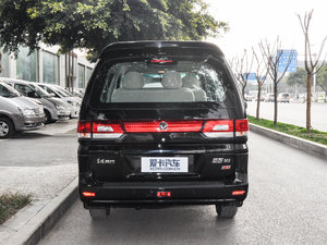 2017款M5 1.6L 手动标准型 正后	