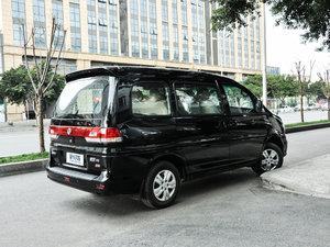 2017款M5 1.6L 手动标准型 左后45度