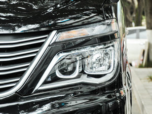 2017款M5 1.6L 手动标准型 大灯