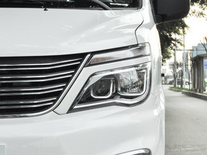 2017款M5 1.6L 手动舒适型 大灯