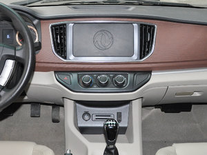 2017款M5 1.6L 手动舒适型 中控台