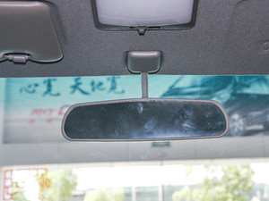 2017款V3 1.5L 手动舒适型 7座 车内后视镜
