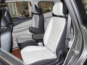 2017款1.5L 手动精英型 后排座椅